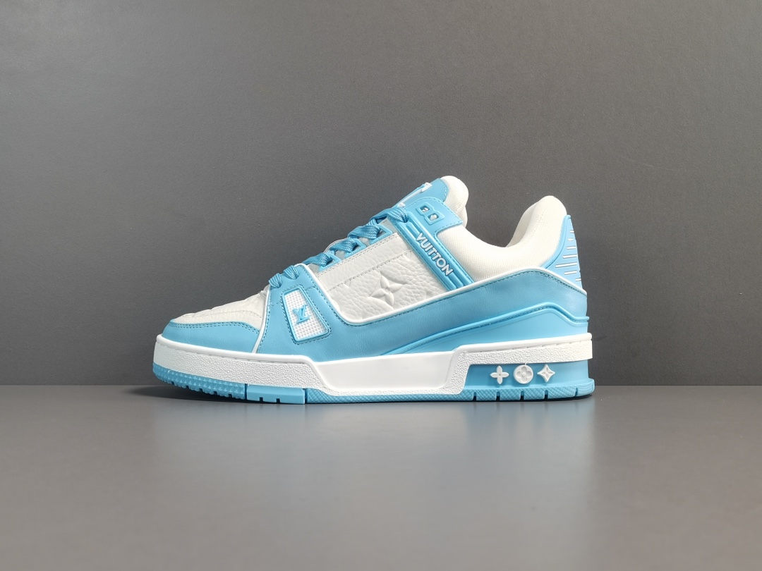 louis vuitton trainer low white sky blue LV/UK size 7 1AA6XC